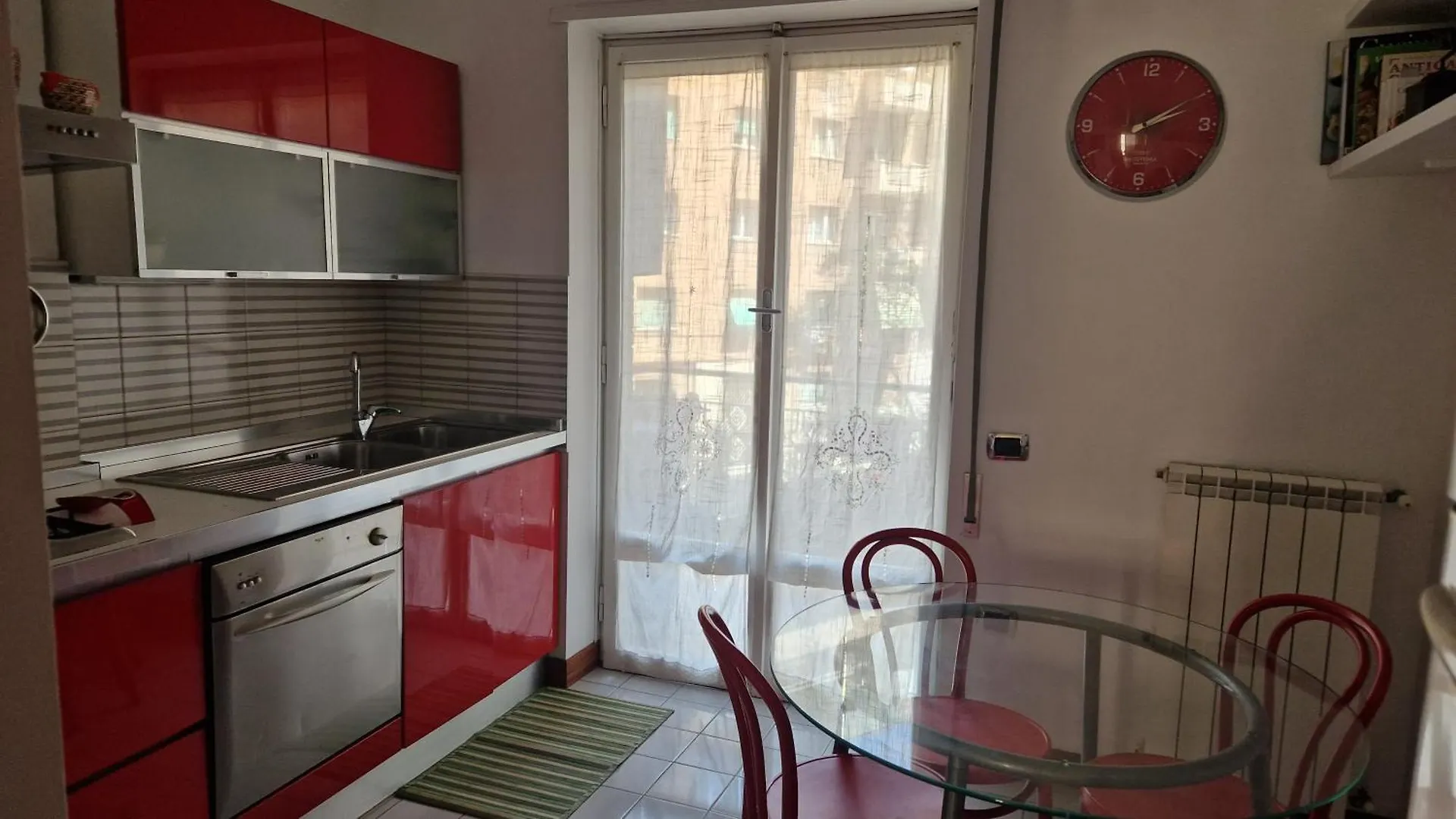 Via Tiburtina Vicino Universita E Stazione Intero Appartamento Per La Tua Vacanza A Roma 0*,  Itália